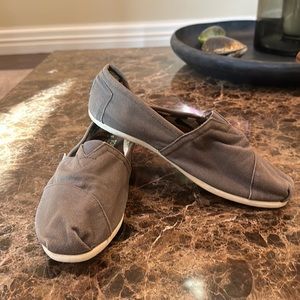 Tom’s Woman’s Grey Espadrilles Size W10